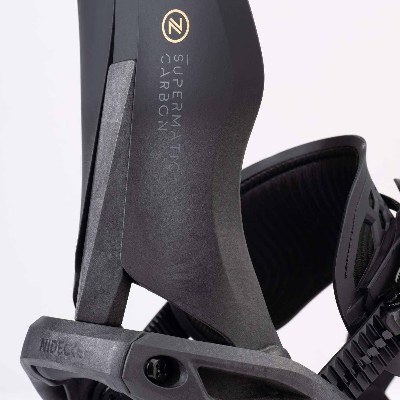 Carbon Supermatic 2026 | Kick, Click, Go | Nidecker | CA Carbon Supermatic® Bindings Nidecker Premium Swiss Snowboard
