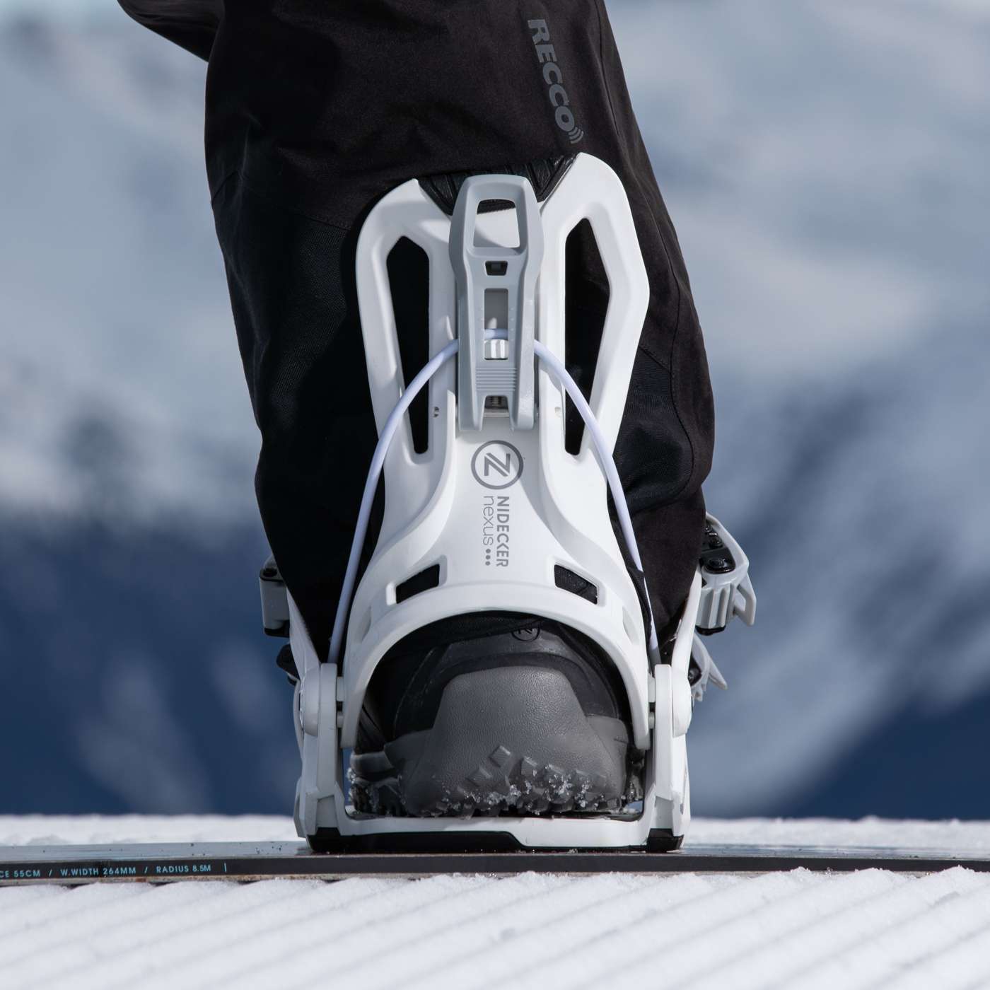 Flow Nexus 2026 | Nidecker | CA Flow Nexus 2026 Bindings Nidecker Premium Swiss Snowboard