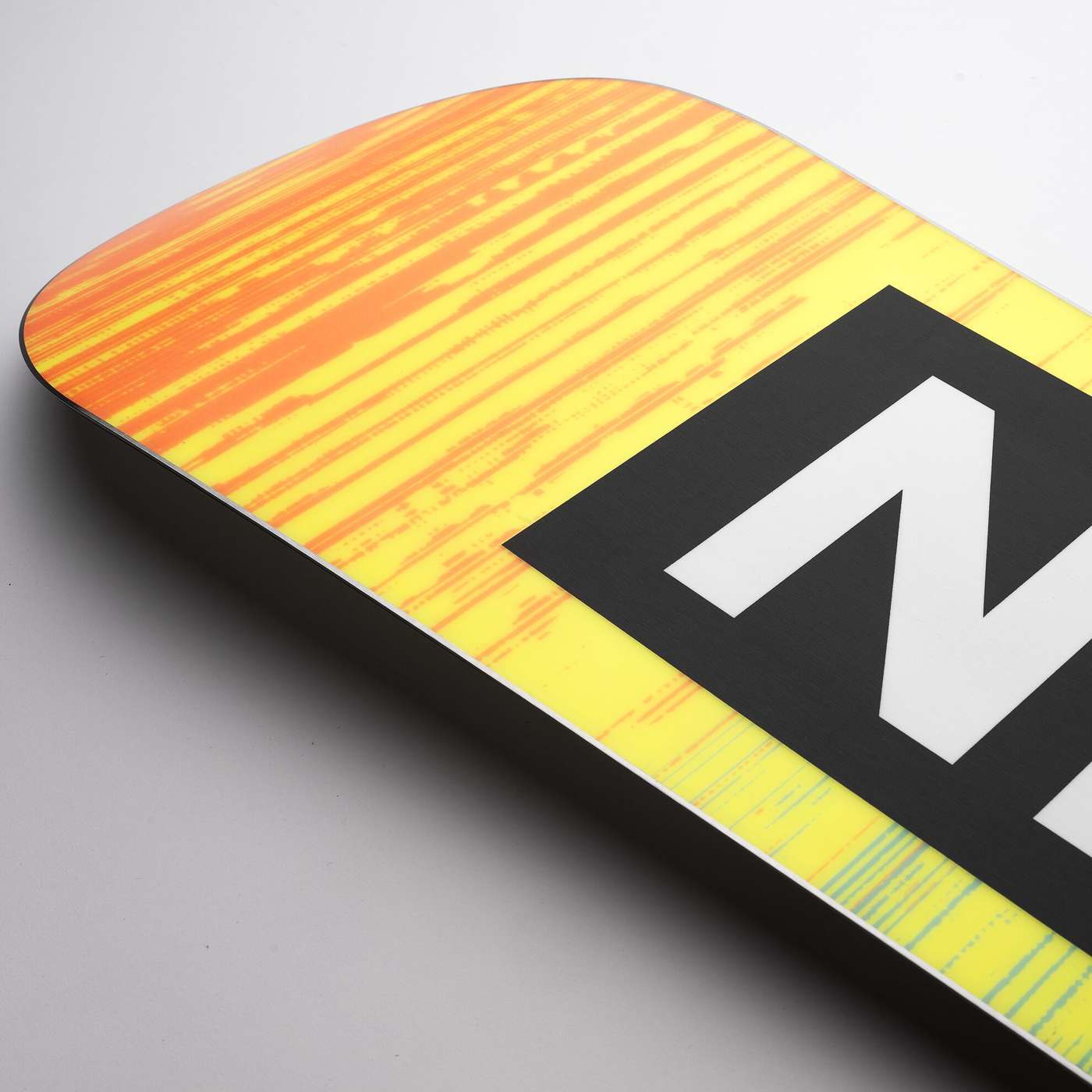 Sensor Pro 2025 | Nidecker | CA Sensor Pro 2025 Snowboards Nidecker Premium Swiss Snowboard